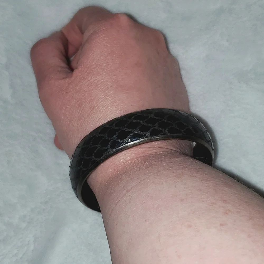 Vintage Snakeskin Embossed Bangle Bracelet